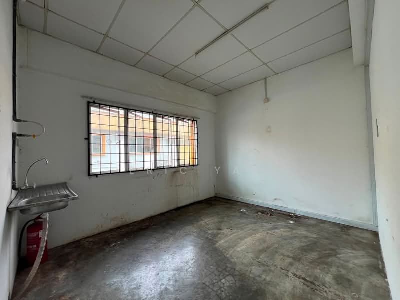 Shop / Office for Rent in Puncak Alam (Selangor) - Eric Yap - Interior - PropertyGuru.com.my