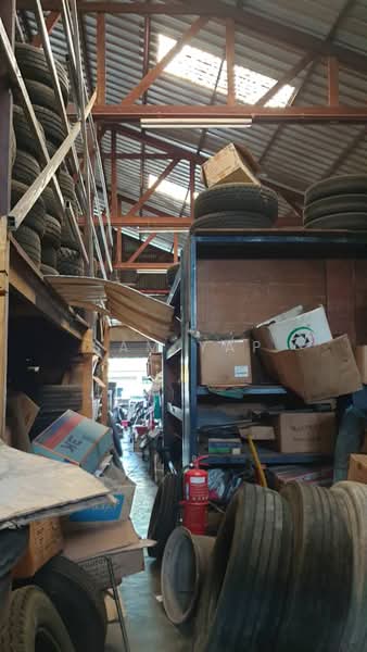 Shop for Sale in Seri Kembangan (Selangor) - Sam Yap - Interior - PropertyGuru.com.my
