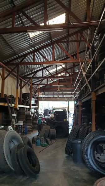 Shop for Sale in Seri Kembangan (Selangor) - Sam Yap - Interior - PropertyGuru.com.my