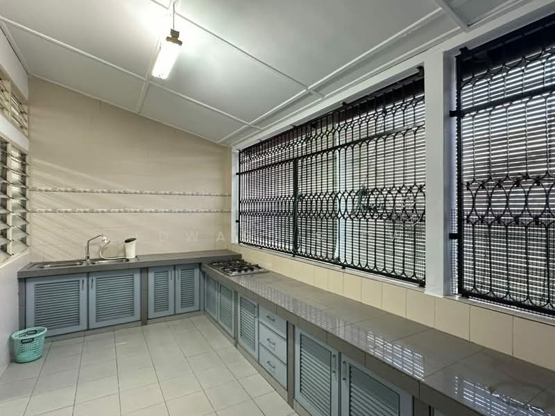 1-storey Terraced House for Rent in Taman Pelangi (Johor Bahru) - Edward Siow - Kitchen - PropertyGuru.com.my
