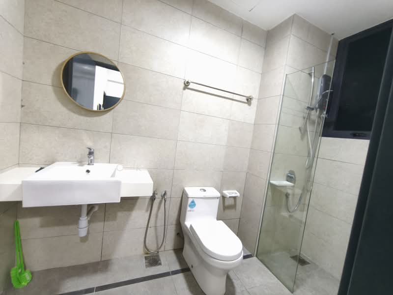 Servis Apartment untuk Disewa di Aera Residence - CK Chieng - Bathroom - PropertyGuru.com.my