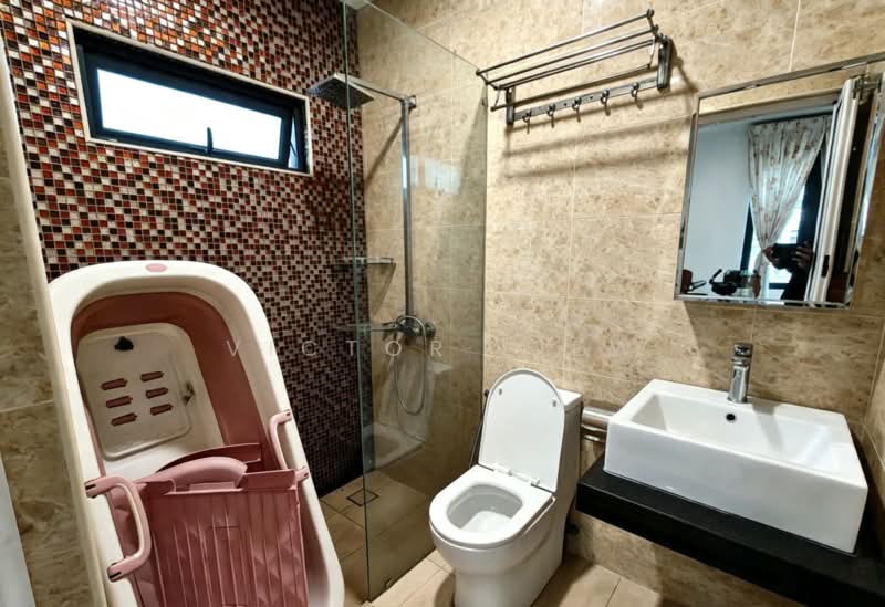 Rumah Teres 2 Tingkat untuk Dijual di Taman Kelana Idaman (Ara Damansara) - Victor Liew - Bathroom - PropertyGuru.com.my