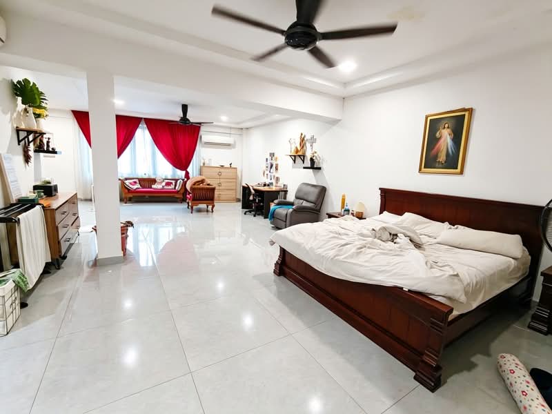 Rumah Teres 2 Tingkat untuk Dijual di Taman Kelana Idaman (Ara Damansara) - Victor Liew - Bedroom - PropertyGuru.com.my