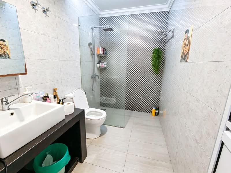 Rumah Teres 2 Tingkat untuk Dijual di Taman Kelana Idaman (Ara Damansara) - Victor Liew - Bathroom - PropertyGuru.com.my