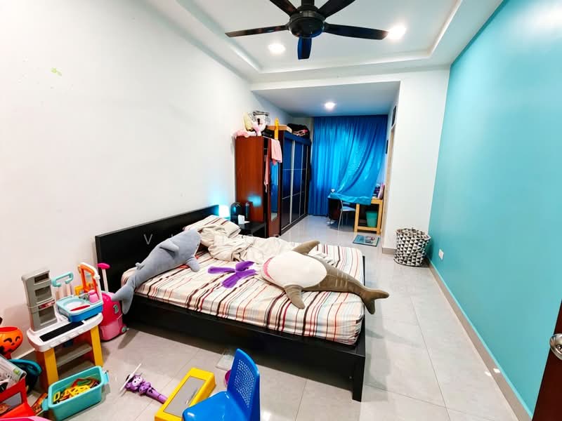Rumah Teres 2 Tingkat untuk Dijual di Taman Kelana Idaman (Ara Damansara) - Victor Liew - Bedroom - PropertyGuru.com.my