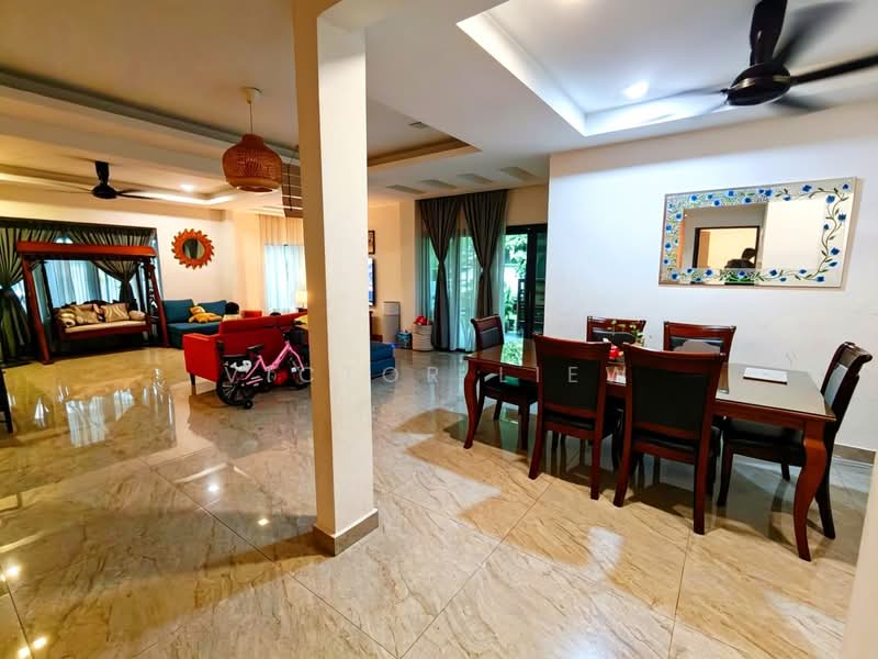 Rumah Teres 2 Tingkat untuk Dijual di Taman Kelana Idaman (Ara Damansara) - Victor Liew - Living Room - PropertyGuru.com.my