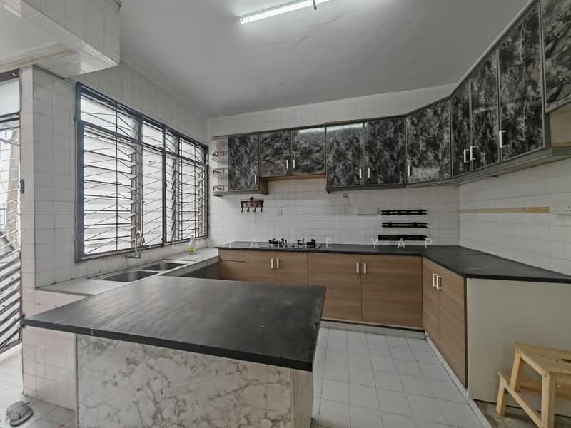 Rumah Teres 1.5 Tingkat untuk Disewa di Taman Perling (Perling) - Stephanie Yap - Kitchen - PropertyGuru.com.my