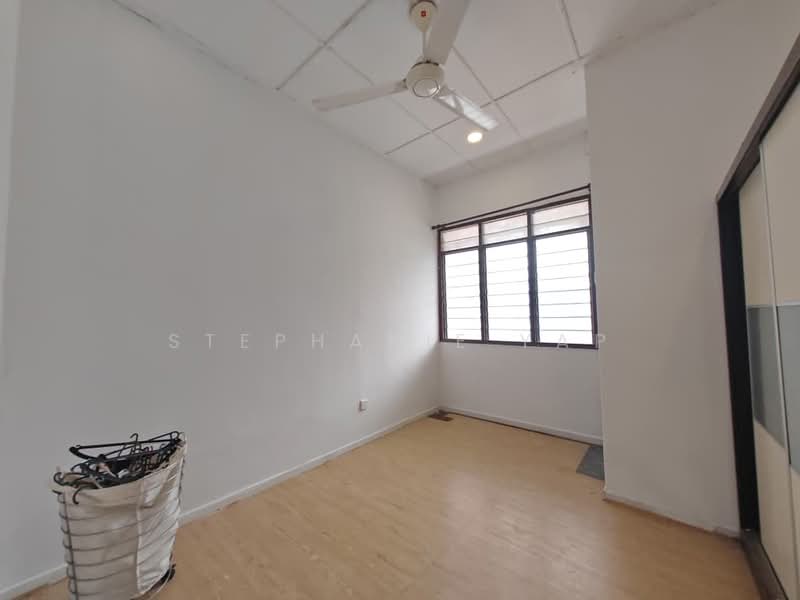 Rumah Teres 1.5 Tingkat untuk Disewa di Taman Perling (Perling) - Stephanie Yap - Bedroom - PropertyGuru.com.my