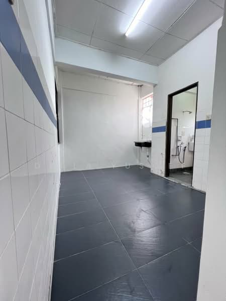Pangsapuri untuk Dijual di Pangsapuri Seri Mawar - DILLA YUSOFF - Corridor - PropertyGuru.com.my