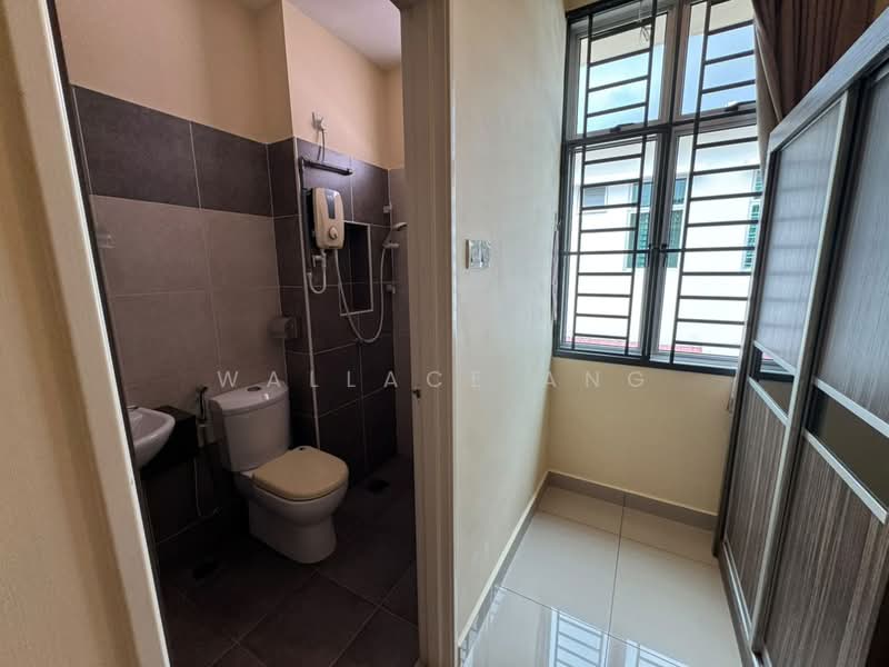 Rumah Teres 2 Tingkat untuk Disewa di Austin (Johor Bahru) - Wallace Ang - Bathroom - PropertyGuru.com.my