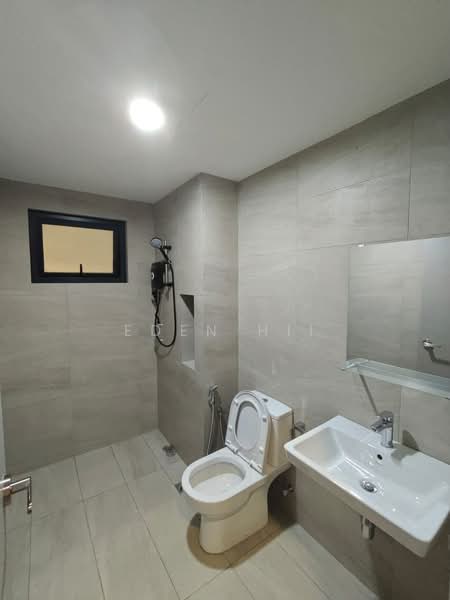 Servis Apartment untuk Disewa di Skyline Embassy - Eden Hii - Bathroom - PropertyGuru.com.my