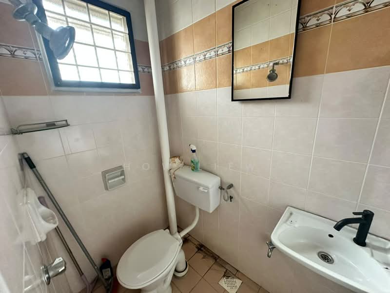 Rumah Teres untuk Dijual di Taman Batu Berendam Putra (Batu Berendam) - How Liew - PropertyGuru.com.my