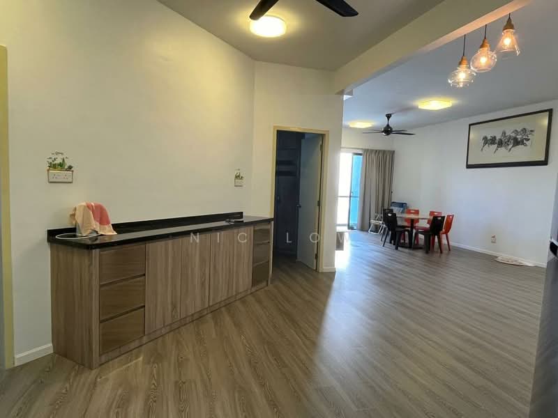 Servis Apartment untuk Dijual di Atlantis Residences (Pangsapuri Atlantis Kota Syahbandar) - Nic Low - Living Room - PropertyGuru.com.my