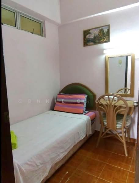 Pangsapuri untuk Dijual di Glory Beach Resort - Connie Chong - Bedroom - PropertyGuru.com.my