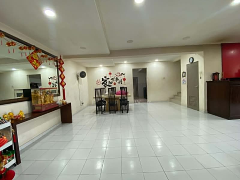 Terraced House for Sale in Taman Bukit Subang (Shah Alam) - Yeoh WY - Living Room - PropertyGuru.com.my