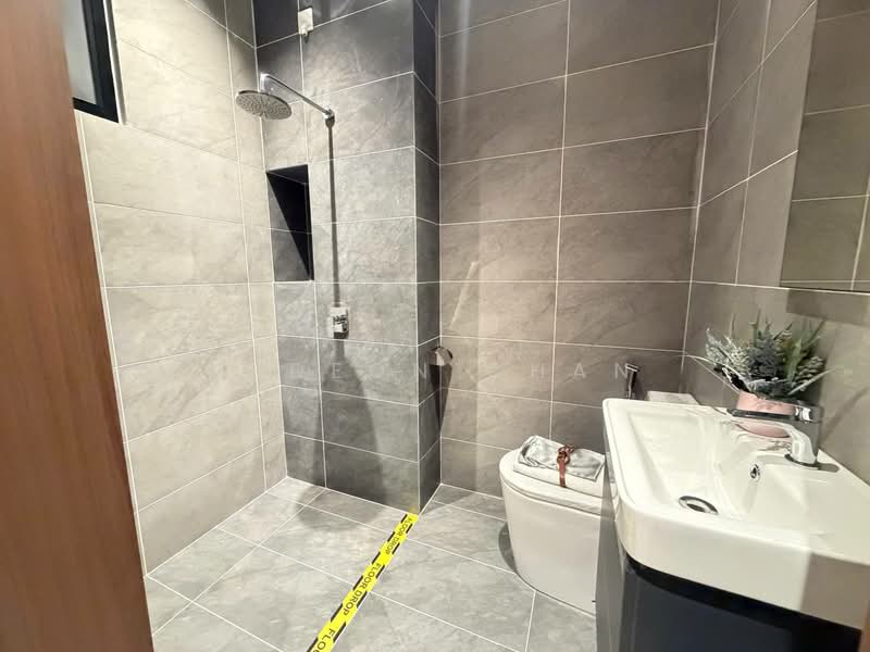 Servis Apartment untuk Dijual di Calia Residences by PGB - Gideon Chan - Bathroom - PropertyGuru.com.my