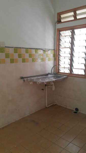 1-storey Terraced House for Sale in Kelana Jaya (Petaling Jaya) - Dixon Wong - Kitchen - PropertyGuru.com.my