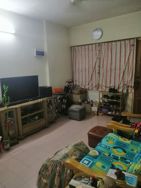 Rumah Flat untuk Dijual di Medan Angsana (Farlim 2) - Chien Khek Ng - Living Room - PropertyGuru.com.my