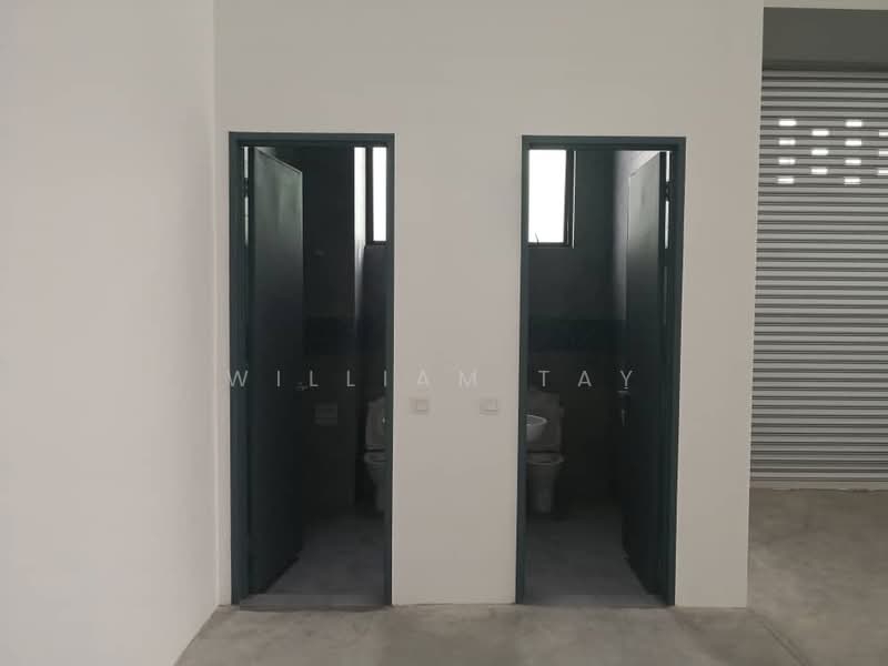 Kilang Kluster untuk Dijual di Eco Business Park 3 (Masai) - William Tay - Bathroom - PropertyGuru.com.my