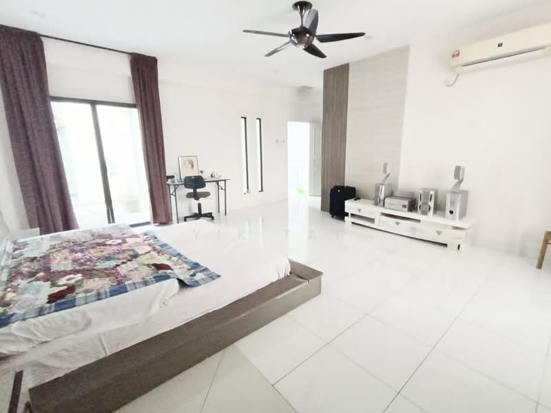 Rumah Teres 2 Tingkat untuk Dijual di Taman Laguna (Johor Bahru) - Yik Tat - PropertyGuru.com.my
