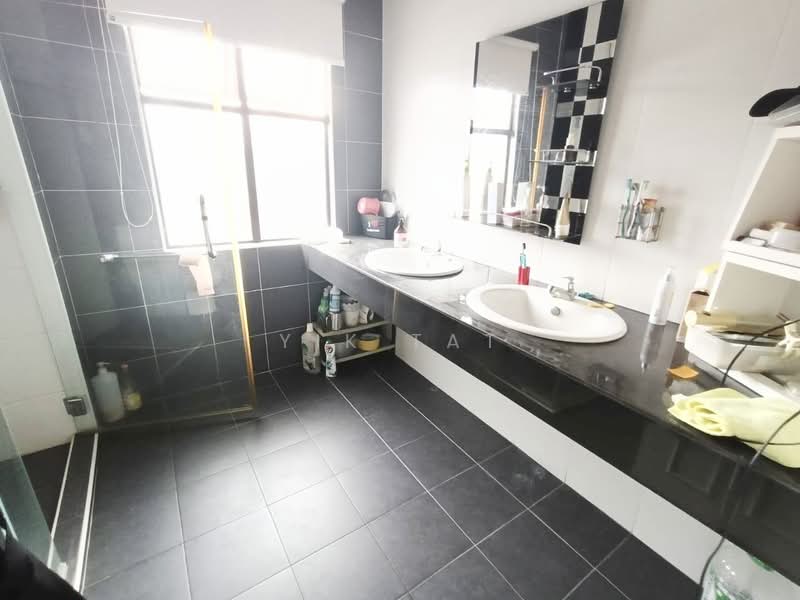 Rumah Teres 2 Tingkat untuk Dijual di Taman Laguna (Johor Bahru) - Yik Tat - PropertyGuru.com.my