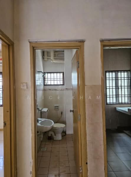 Rumah Teres untuk Dijual di Taman Kajang Perdana (Kajang) - Alice Kham - Bathroom - PropertyGuru.com.my