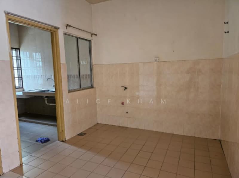 Rumah Teres untuk Dijual di Taman Kajang Perdana (Kajang) - Alice Kham - Kitchen - PropertyGuru.com.my