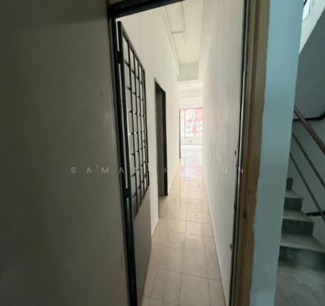 Shop / Office for Rent in Bandar Seri Putra (Bangi) - Samantha Sun - Entrance - PropertyGuru.com.my