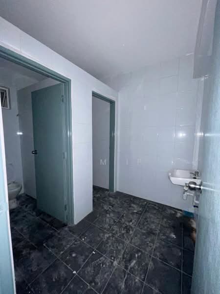 Kedai untuk Dijual di Prima Damansara (Damansara Damai) - Tom Ip - Bathroom - PropertyGuru.com.my