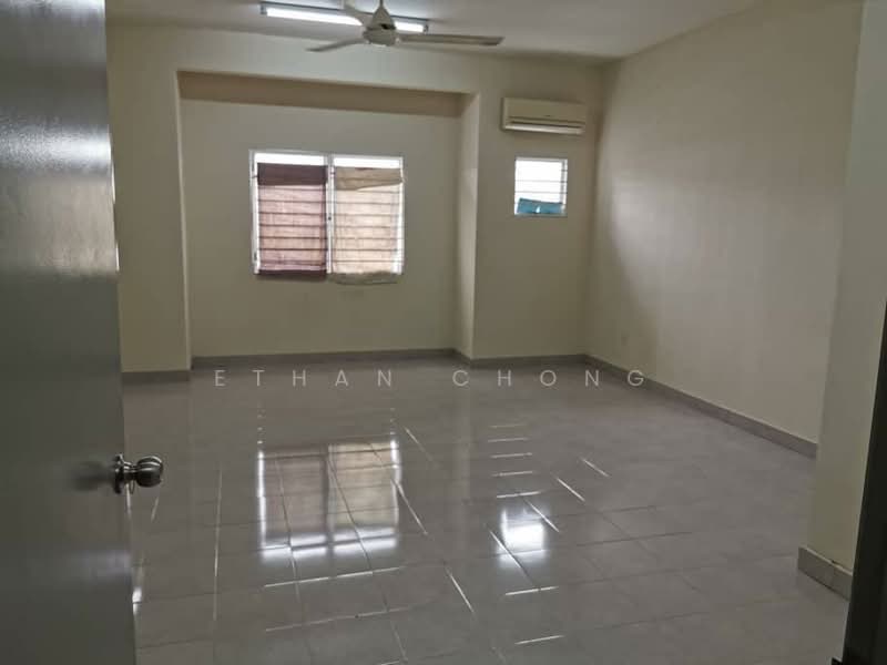 Rumah Teres untuk Disewa di Kota Kemuning (Shah Alam) - Ethan Chong - Living Room - PropertyGuru.com.my