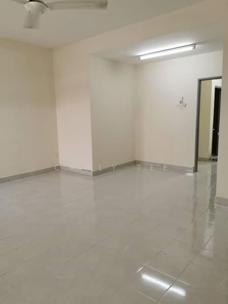 Rumah Teres untuk Disewa di Kota Kemuning (Shah Alam) - Canly Tee - Living Room - PropertyGuru.com.my