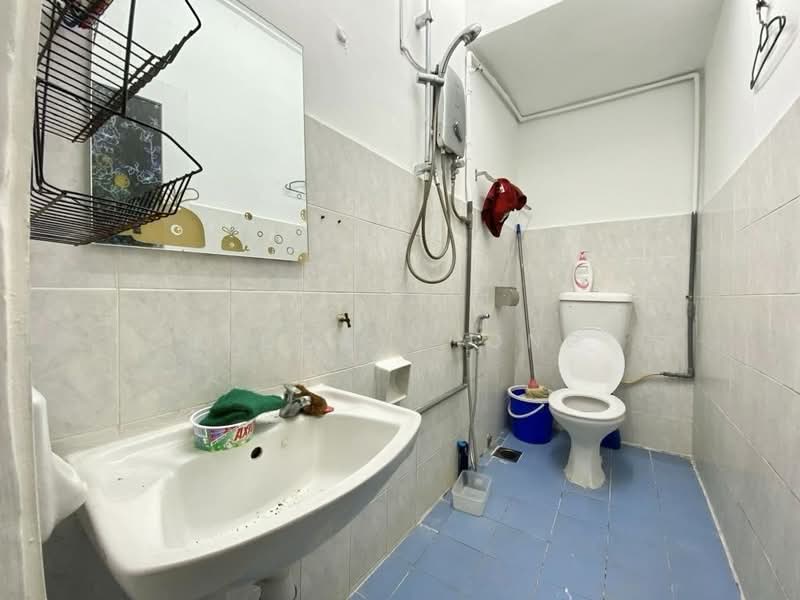 2-storey Terraced House for Sale in Taman Koperasi Cuepacs (Cheras) - Eldon Chong - Bathroom - PropertyGuru.com.my