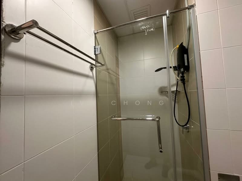 Kondominium untuk Disewa di The Wharf Residence - Ivy Chong - Bathroom - PropertyGuru.com.my