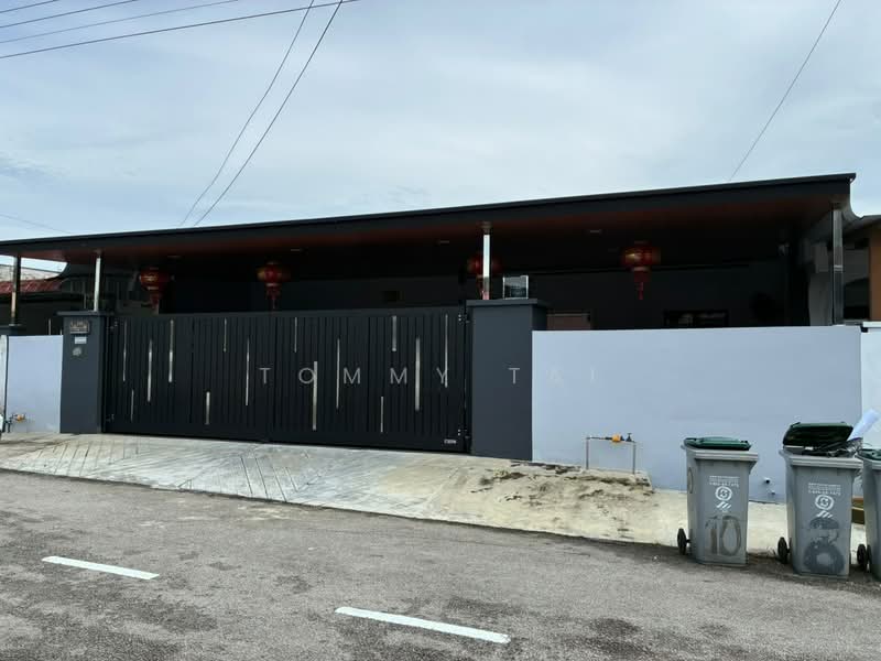 Rumah Teres 1 Tingkat untuk Dijual di Taman Skudai Baru (Skudai) - Tommy Tai - Exterior - PropertyGuru.com.my
