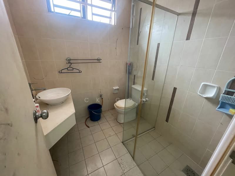 Rumah Berkembar untuk Disewa di Bukit Gambir (Gelugor) - CK Goh - Bathroom - PropertyGuru.com.my