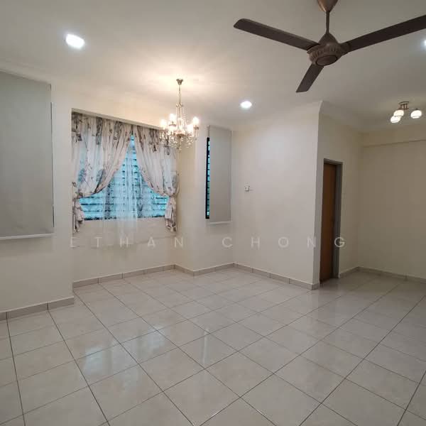 Rumah Teres 2 Tingkat untuk Disewa di Jalan Kebun (Klang) - Ethan Chong - Living Room - PropertyGuru.com.my