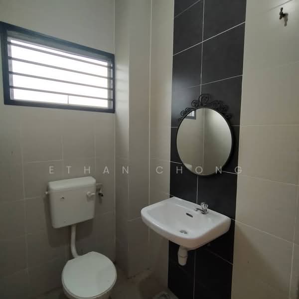 Rumah Teres 2 Tingkat untuk Disewa di Jalan Kebun (Klang) - Ethan Chong - Bathroom - PropertyGuru.com.my