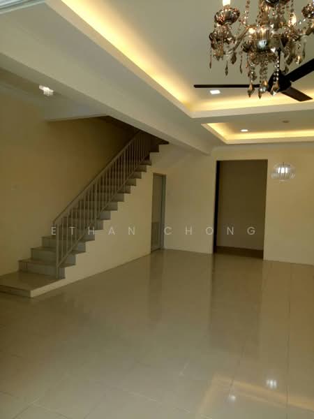 Rumah Teres 2 Tingkat untuk Disewa di Jalan Kebun (Klang) - Ethan Chong - Living Room - PropertyGuru.com.my