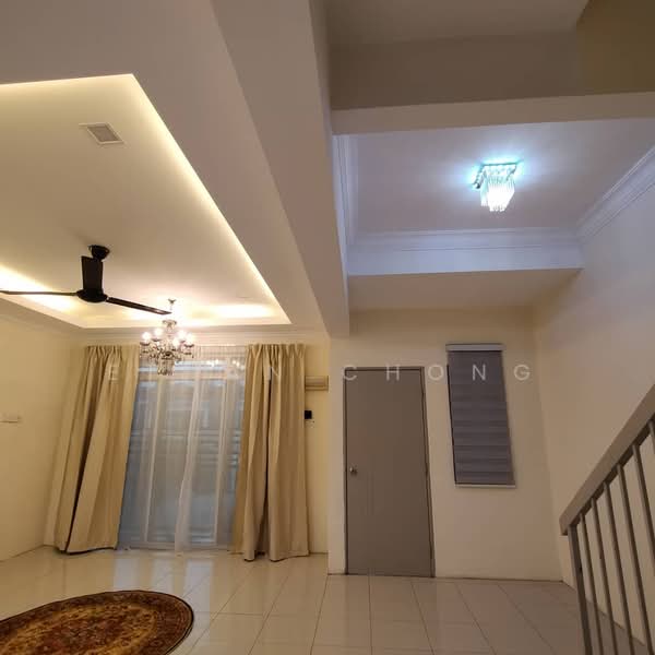Rumah Teres 2 Tingkat untuk Disewa di Jalan Kebun (Klang) - Ethan Chong - Living Room - PropertyGuru.com.my