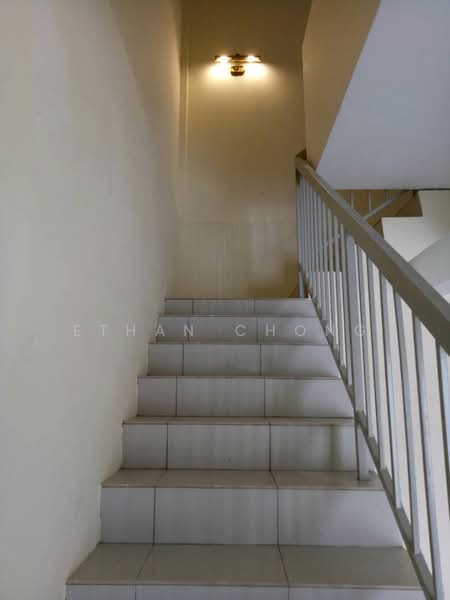 Rumah Teres 2 Tingkat untuk Disewa di Jalan Kebun (Klang) - Ethan Chong - Corridor - PropertyGuru.com.my