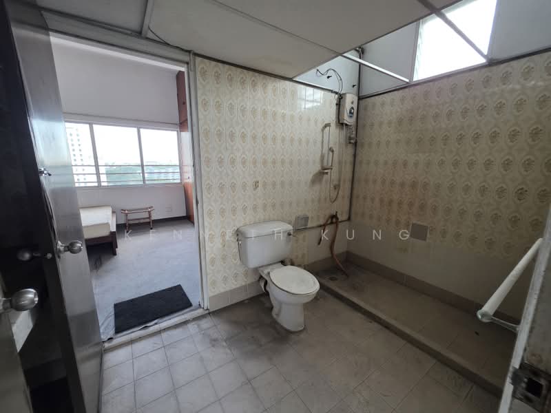 Pangsapuri untuk Dijual di Sunrise Tower - Kenneth Kung - Bathroom - PropertyGuru.com.my
