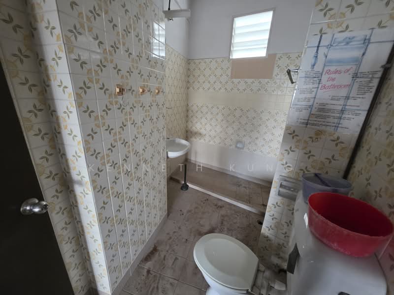 Pangsapuri untuk Dijual di Sunrise Tower - Kenneth Kung - Bathroom - PropertyGuru.com.my