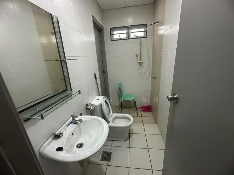 Kondominium untuk Dijual di The Wharf Residence - Ivy Chong - Bathroom - PropertyGuru.com.my