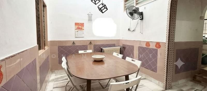 Rumah Teres untuk Dijual di Taman Ungku Tun Aminah (Skudai) - Mohamad Rahfi - Dining Room - PropertyGuru.com.my