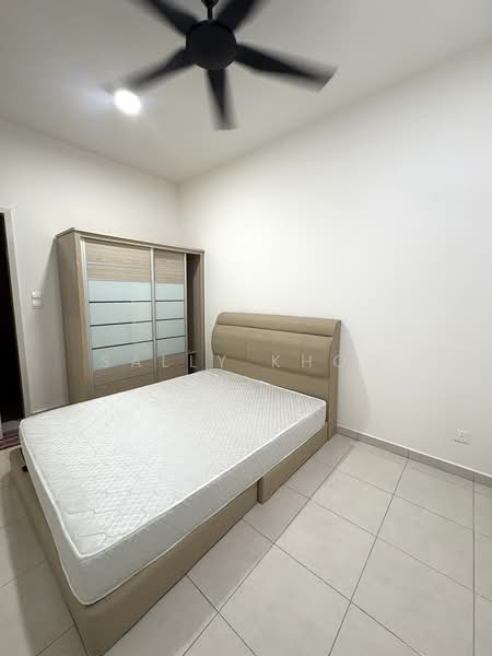 Kondominium untuk Dijual di Ideal Residency - Sally Khoo - Bedroom - PropertyGuru.com.my
