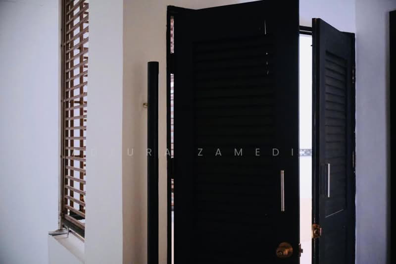 Rumah Teres 2 Tingkat untuk Dijual di Taman Tropika 2 (Kajang) - Adzura Zamedin - Entrance - PropertyGuru.com.my