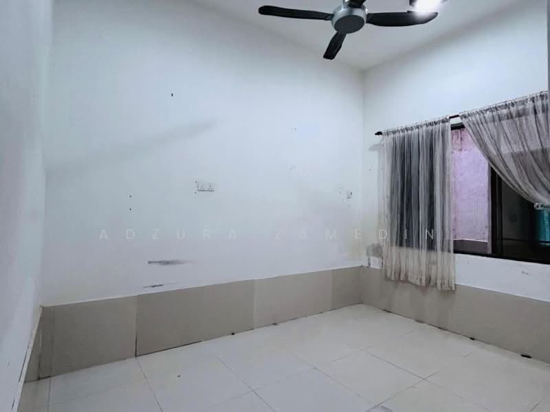 Rumah Teres 2 Tingkat untuk Dijual di Taman Tropika 2 (Kajang) - Adzura Zamedin - Interior - PropertyGuru.com.my