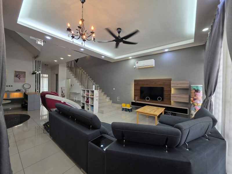 3-storey Terraced House for Sale in Taman Mount Austin (Tebrau) - Phoebe Foo - Living Room - PropertyGuru.com.my