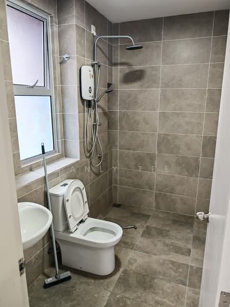 Rumah Teres 2 Tingkat untuk Disewa di Bandar Rimbayu (Telok Panglima Garang) - Canly Tee - Bathroom - PropertyGuru.com.my