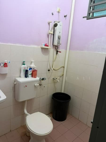 Rumah Teres 2 Tingkat untuk Dijual di Kampung Batu Hitam (Beserah) - Idham Che'Ali - Bathroom - PropertyGuru.com.my
